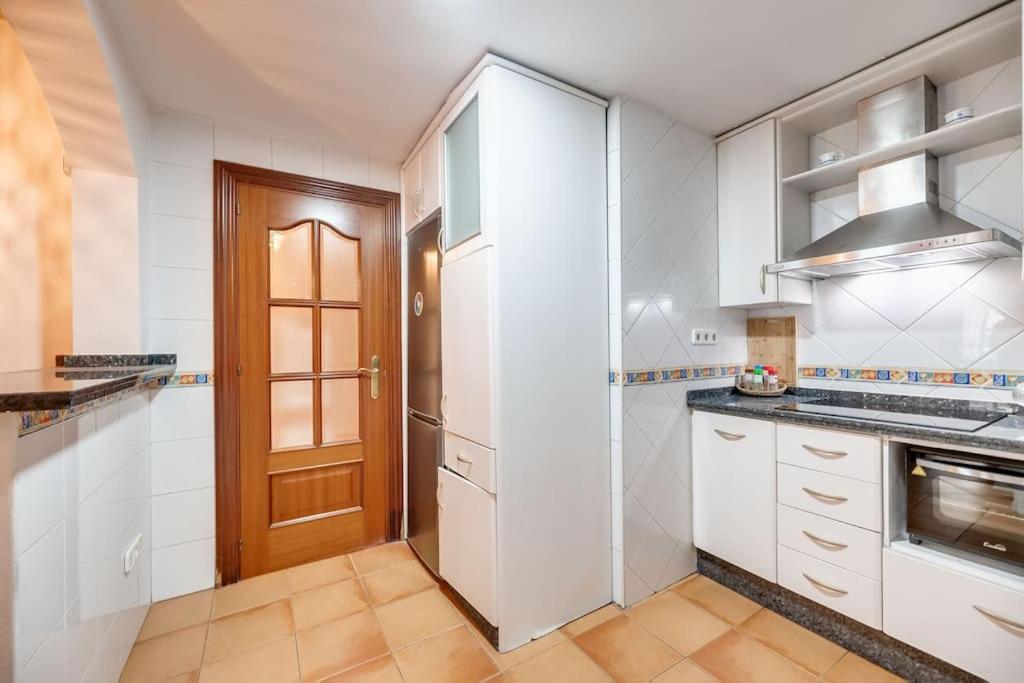 Encantador Apartamento Cerca Del Mar Малага Экстерьер фото