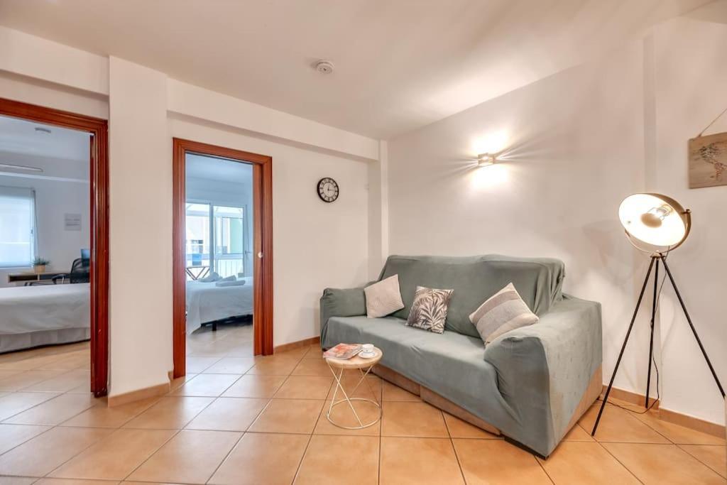 Encantador Apartamento Cerca Del Mar Малага Экстерьер фото